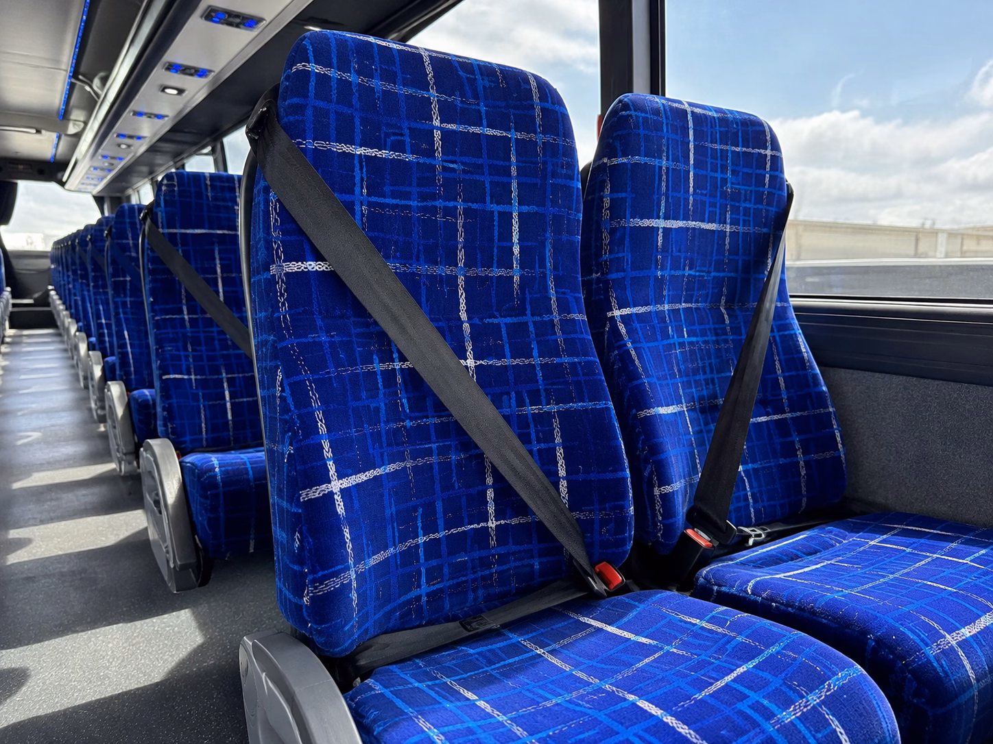 sea airport shuttles for out of town wedding guests